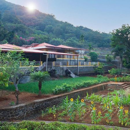 Ekam Lake House: Mountain Views & Wellness Retreat Pune Exterior photo